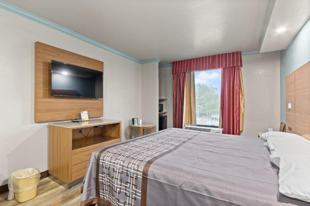 King Room - Smoking interior